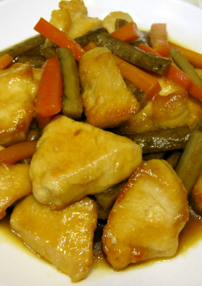 鶏むね肉と人参・ごぼうの炒め煮-レシピのメイン写真