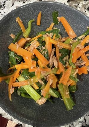 ニラとにんじんとツナの炒め煮-レシピのメイン写真