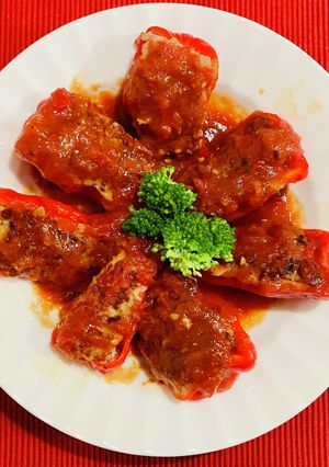 赤ピーマンの肉詰めトマト煮込み-レシピのメイン写真
