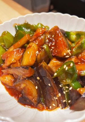 ピリ辛！柔らかっ！豚肩ロースの夏野菜炒め-レシピのメイン写真