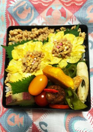8/12 ﾖｯﾁｬﾝ☆ひまわりそぼろ弁当-レシピのメイン写真