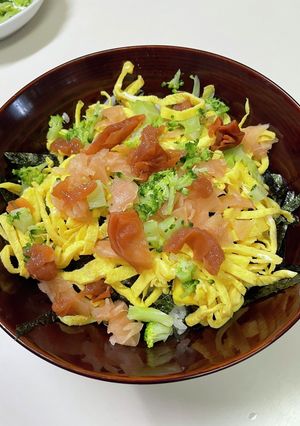 【簡単夕食】梅とブロッコリーのちらし寿司-レシピのメイン写真