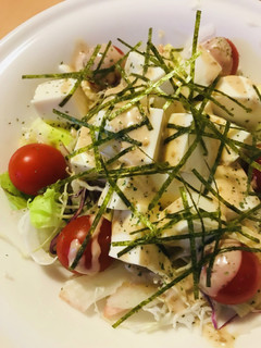 市販サラダ活用●ササッと冷や奴サラダ-レシピのメイン写真