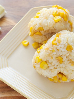 あまじょっぱい♡バター醤油コーンおにぎり-レシピのメイン写真