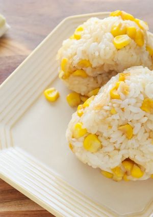 あまじょっぱい♡バター醤油コーンおにぎり-レシピのメイン写真