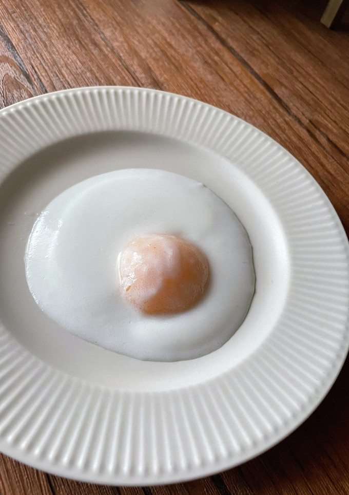 まるで目玉焼き!?のおやつ黄桃の牛乳寒天-レシピのメイン写真