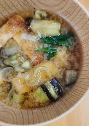 夏野菜（焼きなすとつるむらさき）の味噌汁-レシピのメイン写真