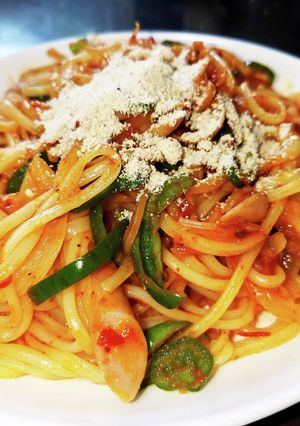 見た目ナポリタンなハリッサ味焼きうどん-レシピのメイン写真