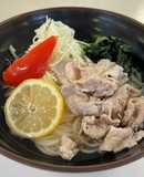 さっぱりひやむぎ～田原市産豚肉のせ～