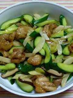 鶏もも肉とキュウリと新生姜の炒めもの-レシピのメイン写真