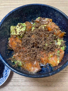 サマートリュフでサーモンアボカド丼-レシピのメイン写真