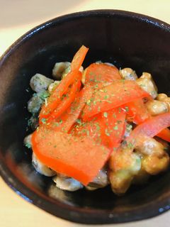 毎日の納豆●赤パプリカ添え-レシピのメイン写真