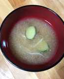 きゅうりともずくの冷たい味噌汁