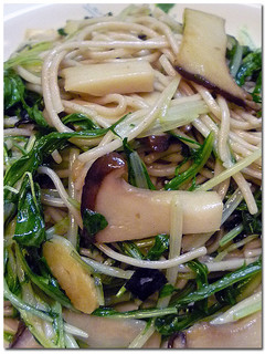 水菜とエリンギ ♪松茸風味♪ 焼き蕎麦-レシピのメイン写真