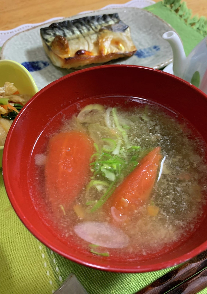 トマトととろろ昆布のお味噌汁♪-レシピのメイン写真