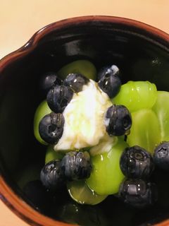 マスカット&ブルーベリーの蜂蜜ヨーグルト-レシピのメイン写真