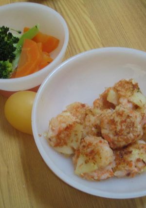 ★離乳食☆じゃがいもと鮭のおにぎり-レシピのメイン写真