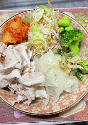 夏ズボラメイン☆冷しゃぶとレンチン玉ねぎ-レシピのメイン写真
