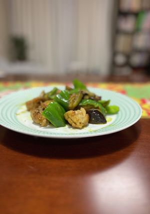 簡単なすと鶏肉のカレーウスターソース炒め-レシピのメイン写真