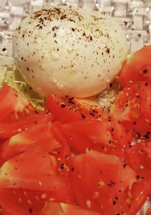 ブッラータチーズとトマトの前菜-レシピのメイン写真