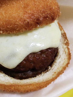 簡単♪とろけるチーズハンバーグドーナツ-レシピのメイン写真