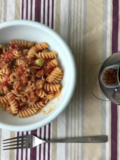 豚挽肉とオリーブのトマト煮込みパスタ-レシピのメイン写真