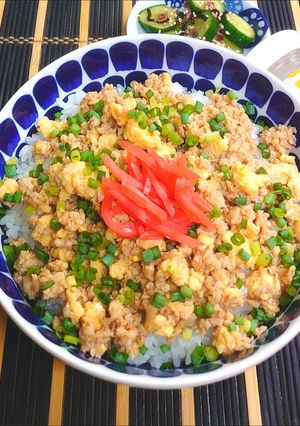 レンジで簡単♪甘味噌親子そぼろ丼-レシピのメイン写真