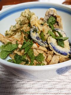 残った天ぷらで天丼-レシピのメイン写真