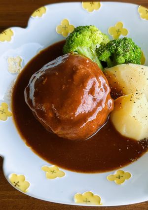 デミグラスソースハンバーグ-レシピのメイン写真