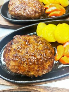 照り焼きハンバーグ。かさ増しえのき入り。-レシピのメイン写真
