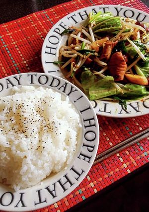 ヤムさん家のホルモン野菜炒め定食-レシピのメイン写真