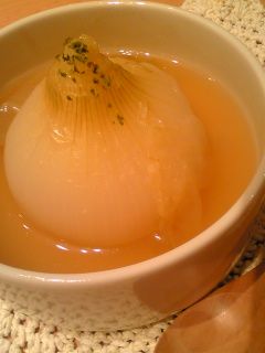 愛しの塩麹♥新玉ねぎだけスープ-レシピのメイン写真
