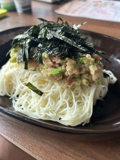 簡単!ネギトロとアボカドの冷製そうめん-レシピのメイン写真
