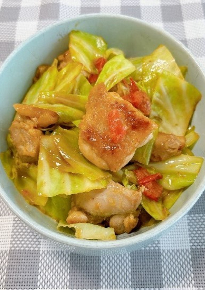 キャベツとトマトのマヨ炒め鶏肉丼-レシピのメイン写真