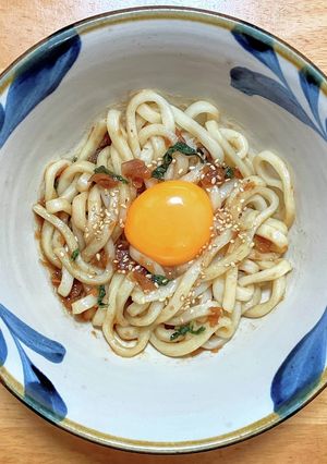 大人の味わい☆レンジで梅シソ卵うどん-レシピのメイン写真