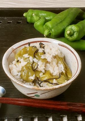 【野菜ソムリエ】丸ごと万願寺炊き込みご飯-レシピのメイン写真