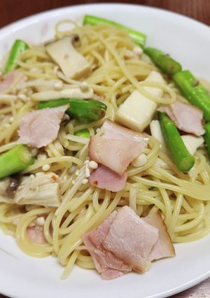 キノコとアスパラベーコンのパスタ-レシピのメイン写真