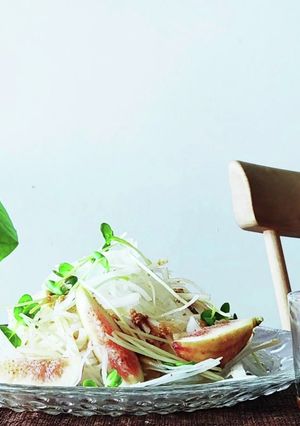 いちじくはゴマだれが合う☆大根サラダ-レシピのメイン写真