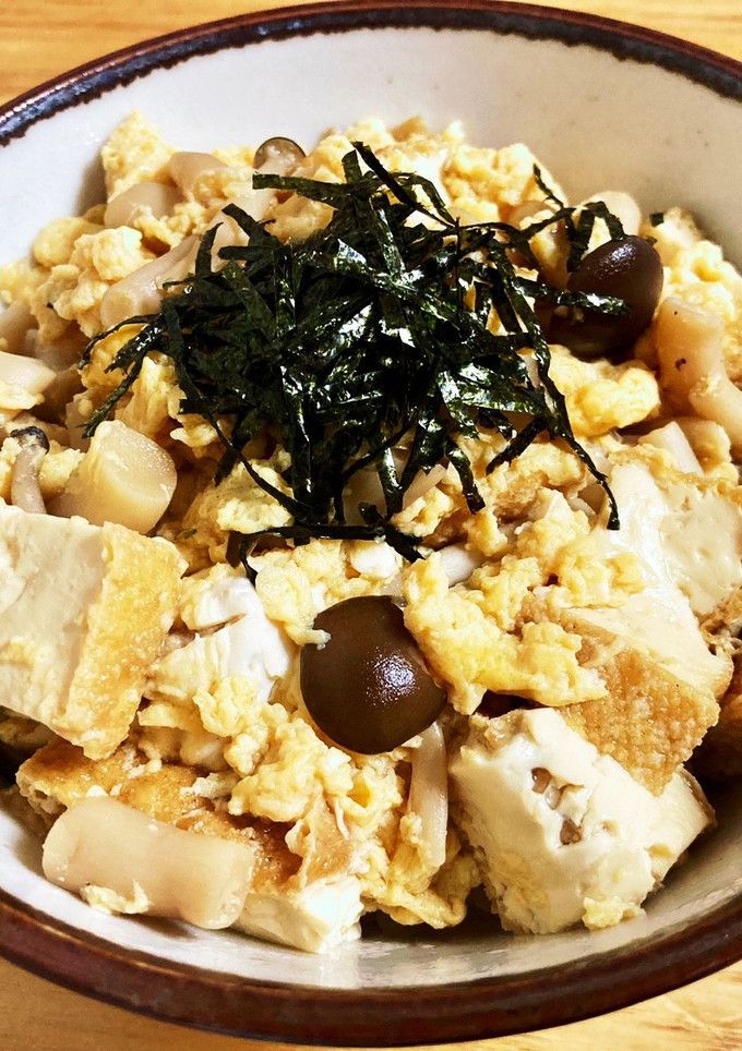 しめじと厚揚げのふわふわたまご丼-レシピのメイン写真
