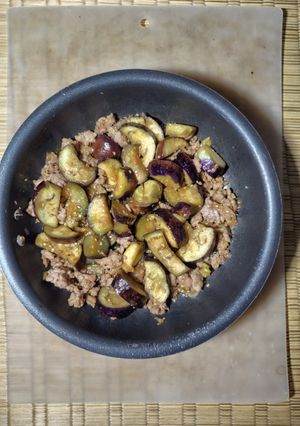 ナスと鶏ひき肉の油淋鶏タレ炒め（シンプル）-レシピのメイン写真