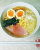 鶏皮でスープから作る醤油ラーメン★簡単★