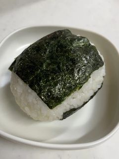 簡単!塩昆布のおにぎり♪-レシピのメイン写真