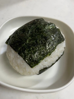 簡単!塩昆布のおにぎり♪-レシピのメイン写真