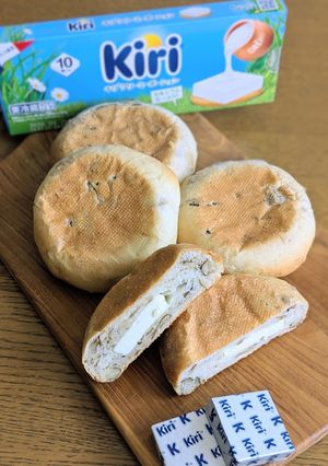 クリームチーズとクルミの平焼きパン-レシピのメイン写真