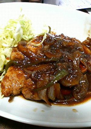 豚カツ用肉で豚の生姜焼＠野菜たっぷりタレ-レシピのメイン写真