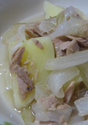 新玉ねぎと新じゃがとツナの煮物-レシピのメイン写真