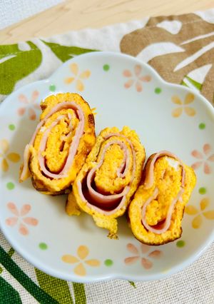 ケチャップ入り！ハムくるくる卵焼き-レシピのメイン写真