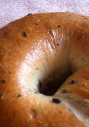 1gイーストで黒ゴマBAGEL-レシピのメイン写真
