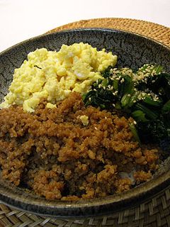 簡単♡ 基本の鶏そぼろどんぶり-レシピのメイン写真