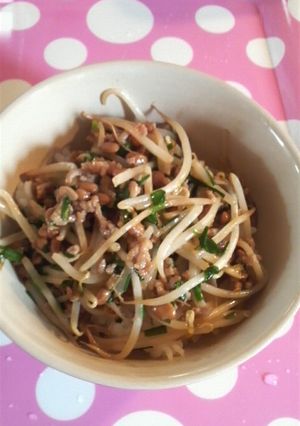 ランチに♪簡単!!納豆ともやし炒め丼-レシピのメイン写真